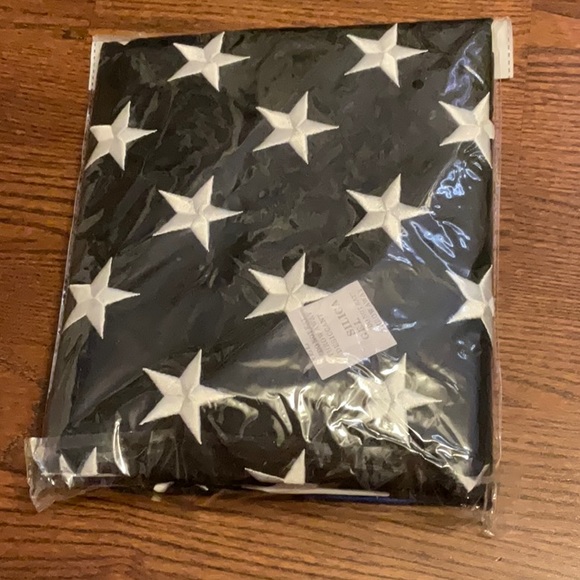 Thin blue line American flag - Picture 2 of 2